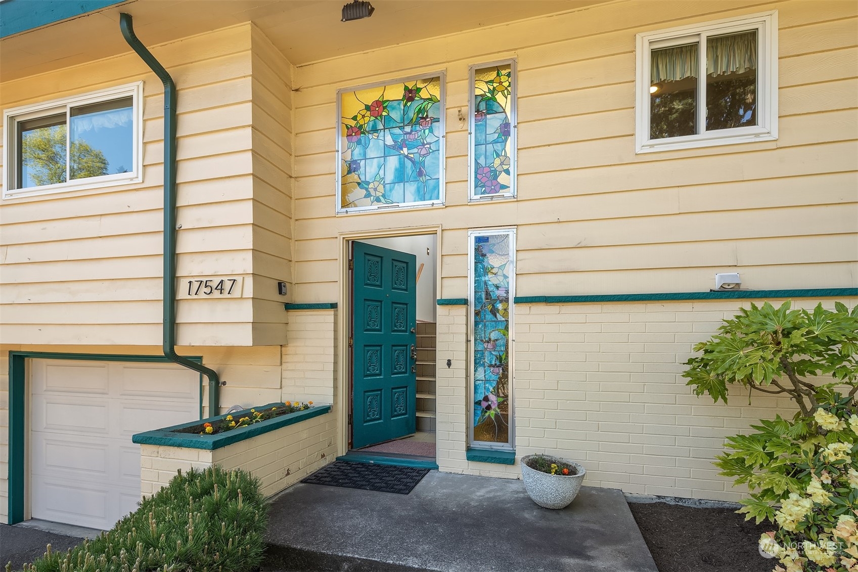 17547 Fremont Avenue N