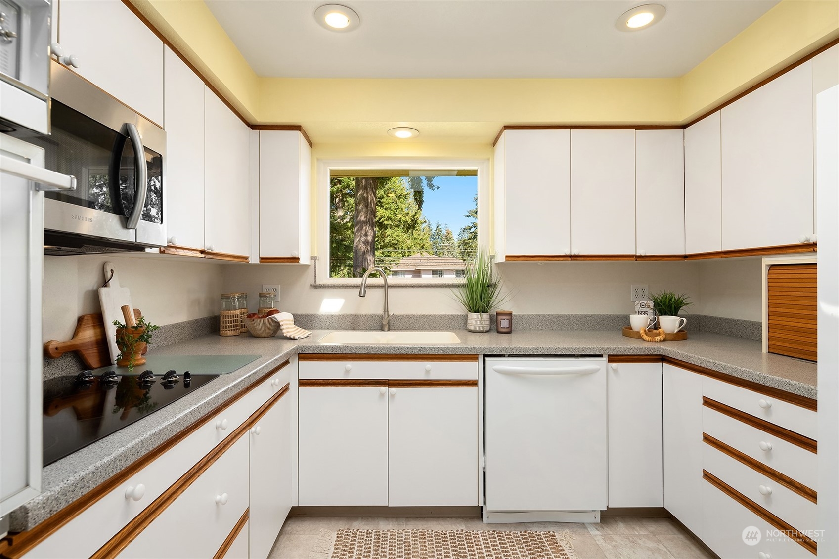 17547 Fremont Avenue N