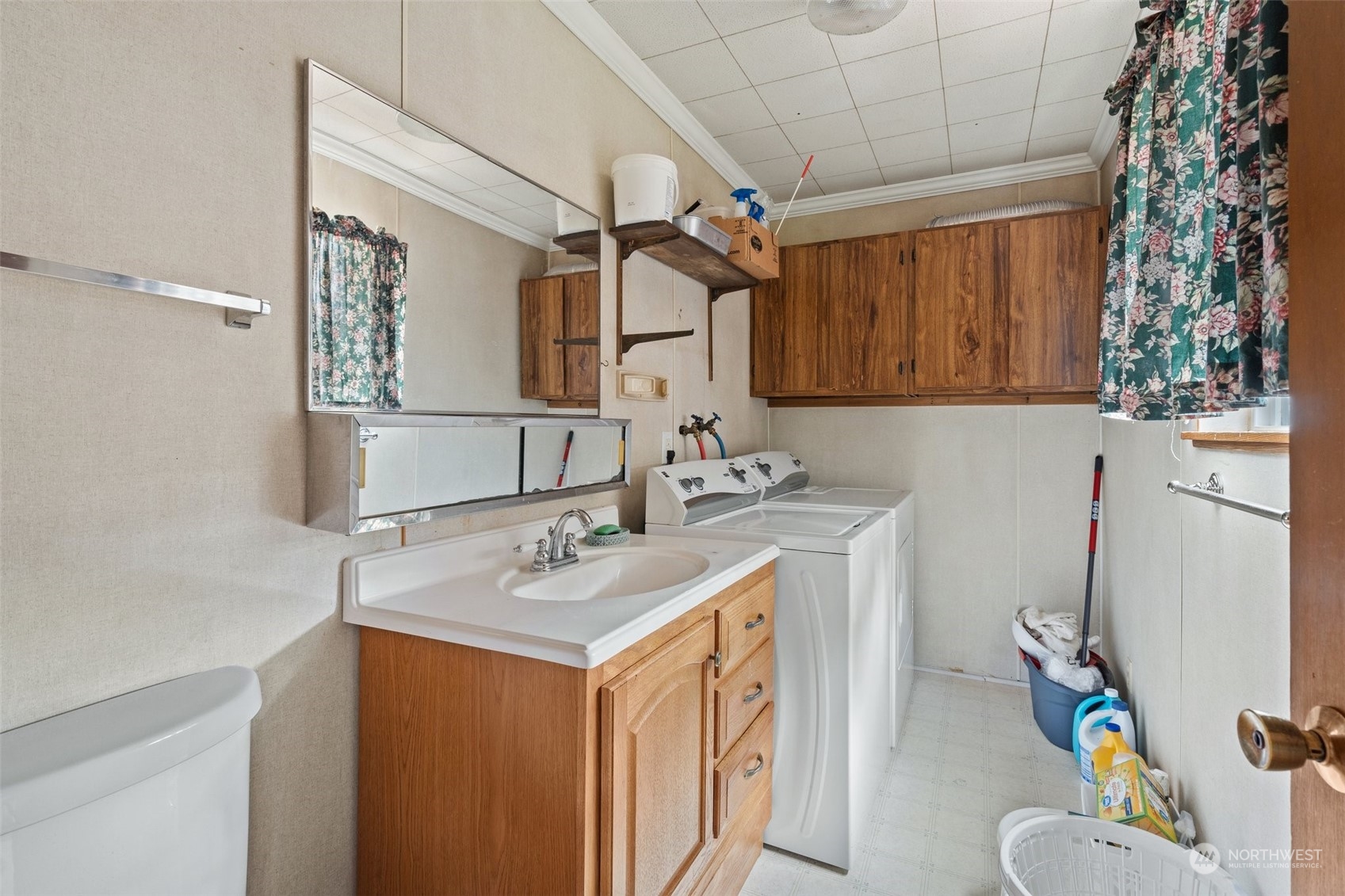 3513 Gillette Avenue