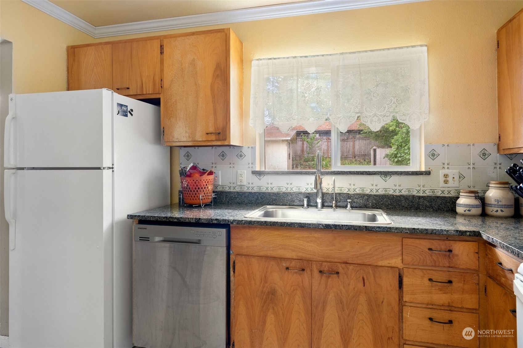 3513 Gillette Avenue