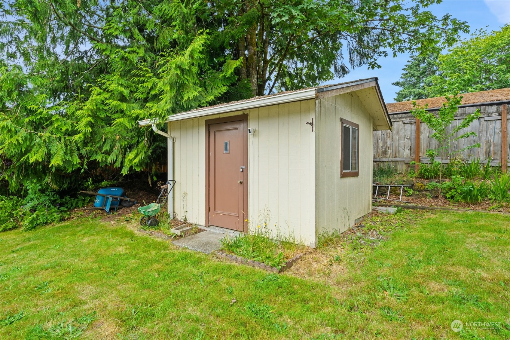 3513 Gillette Avenue