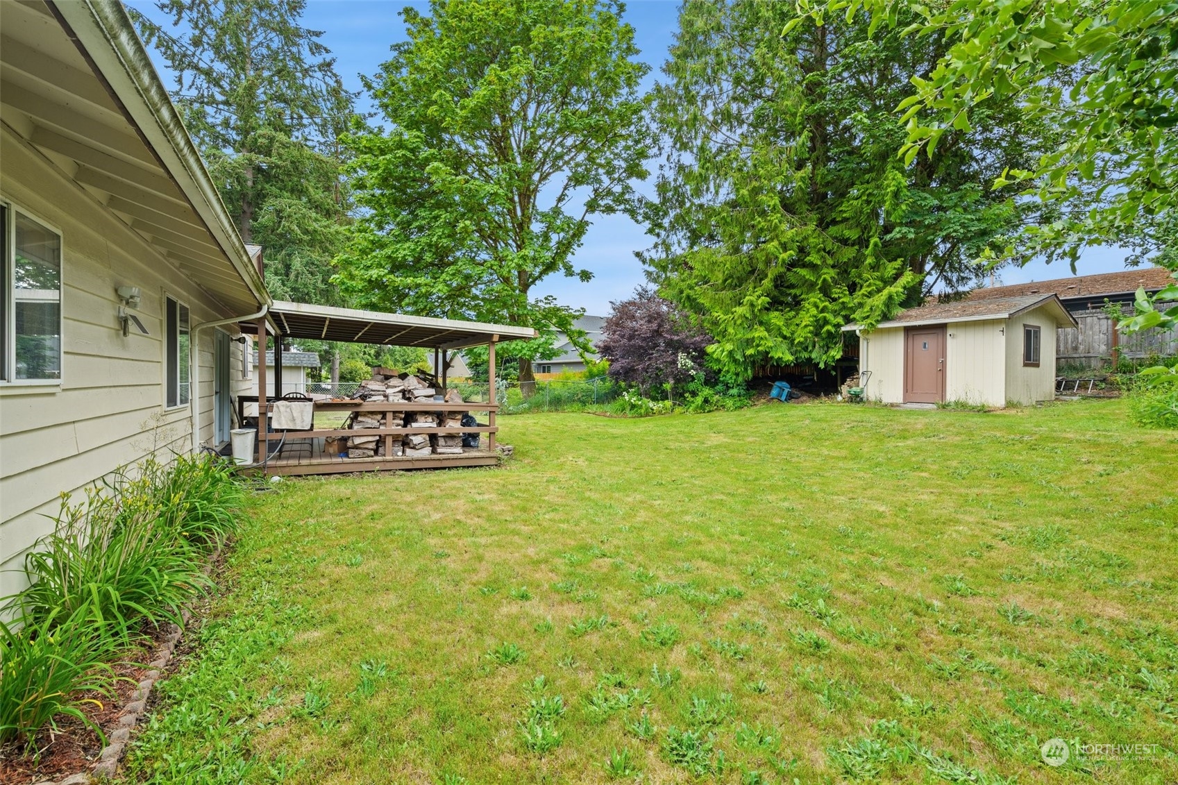 3513 Gillette Avenue