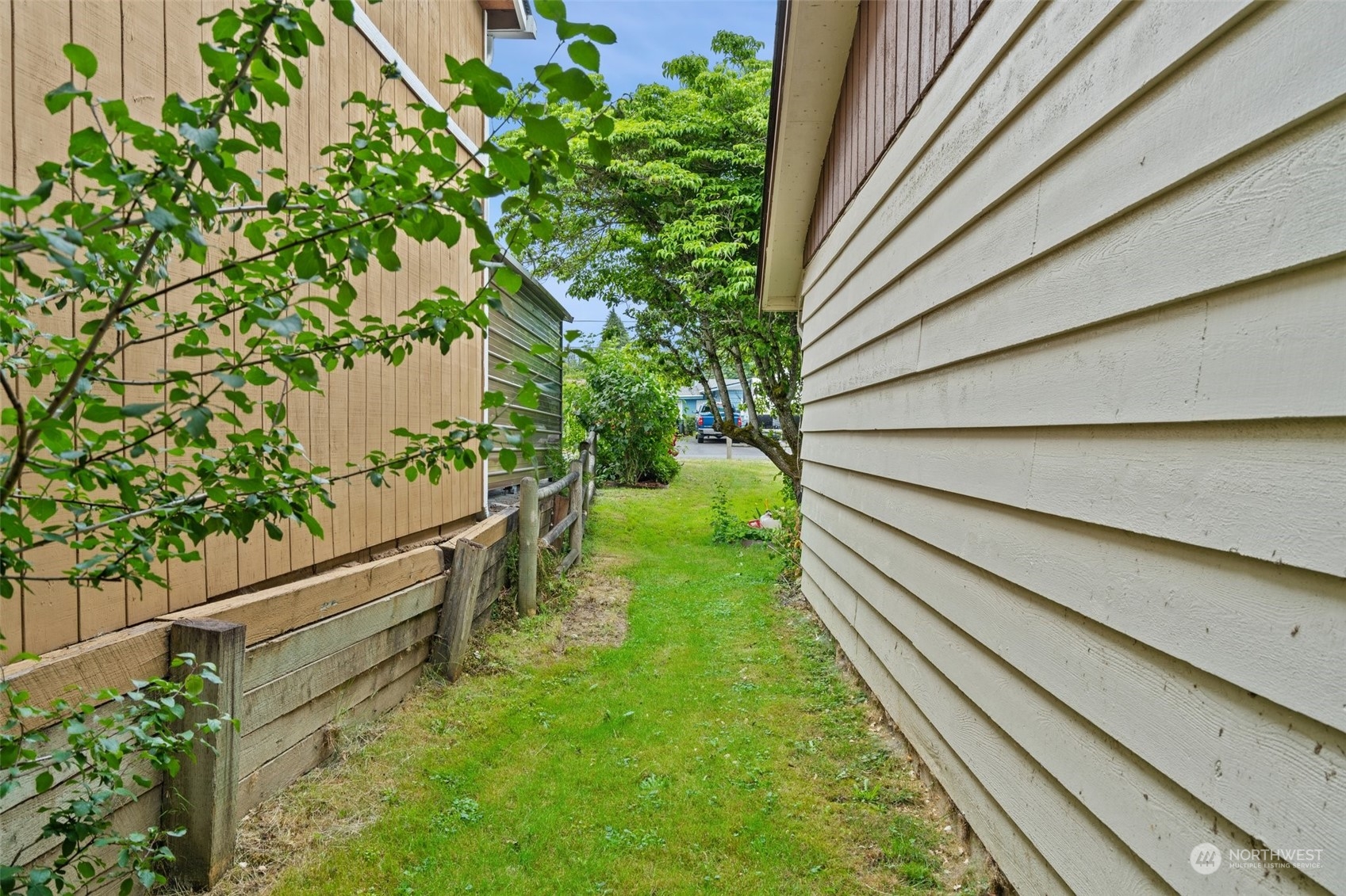 3513 Gillette Avenue