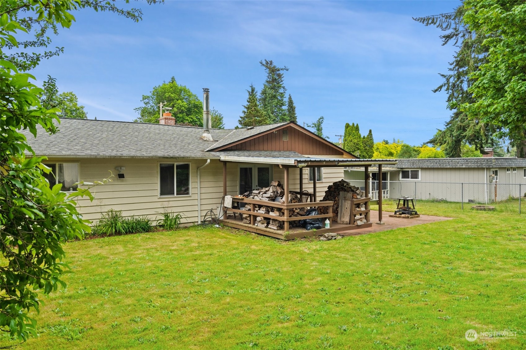 3513 Gillette Avenue