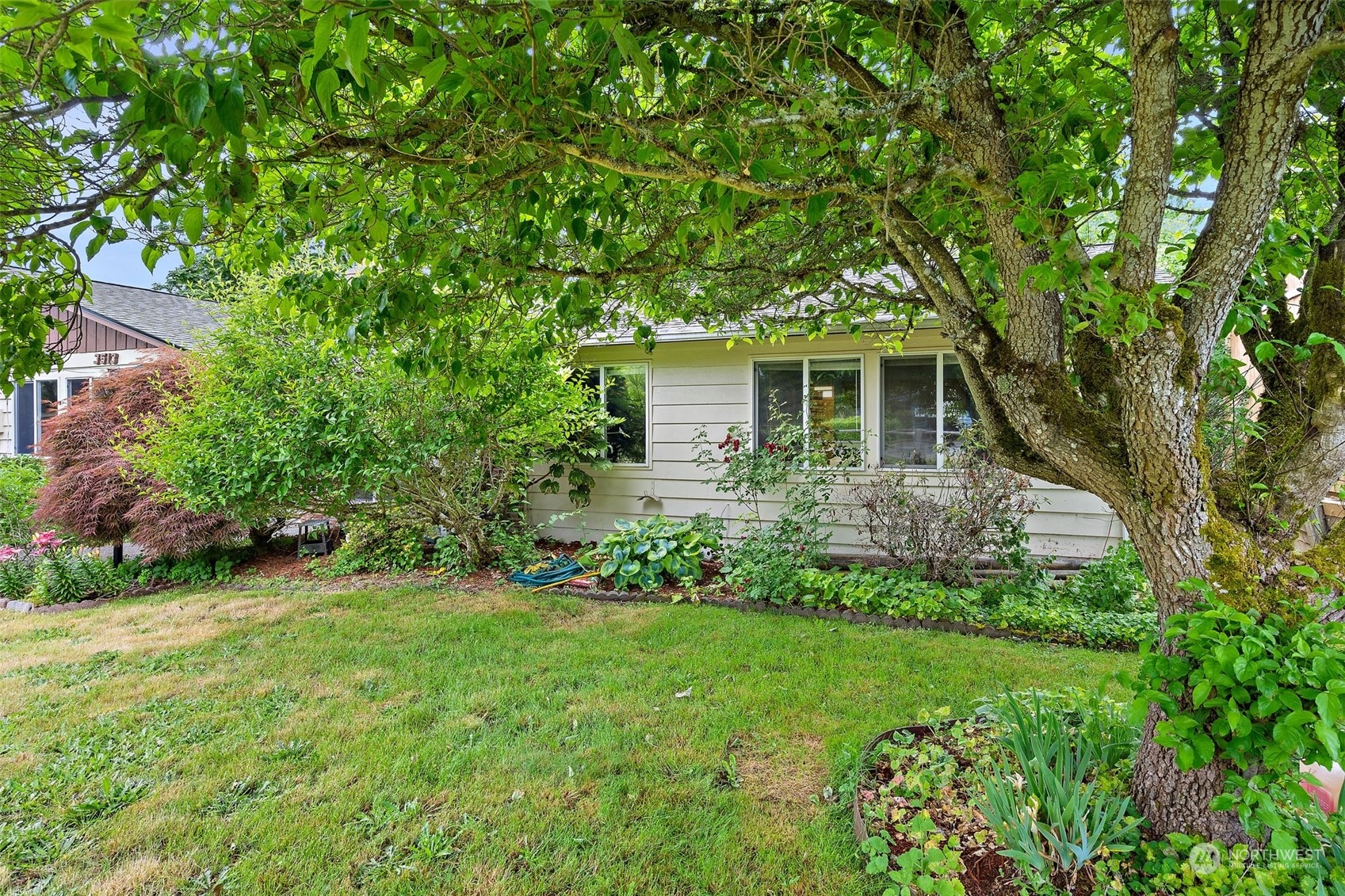 3513 Gillette Avenue