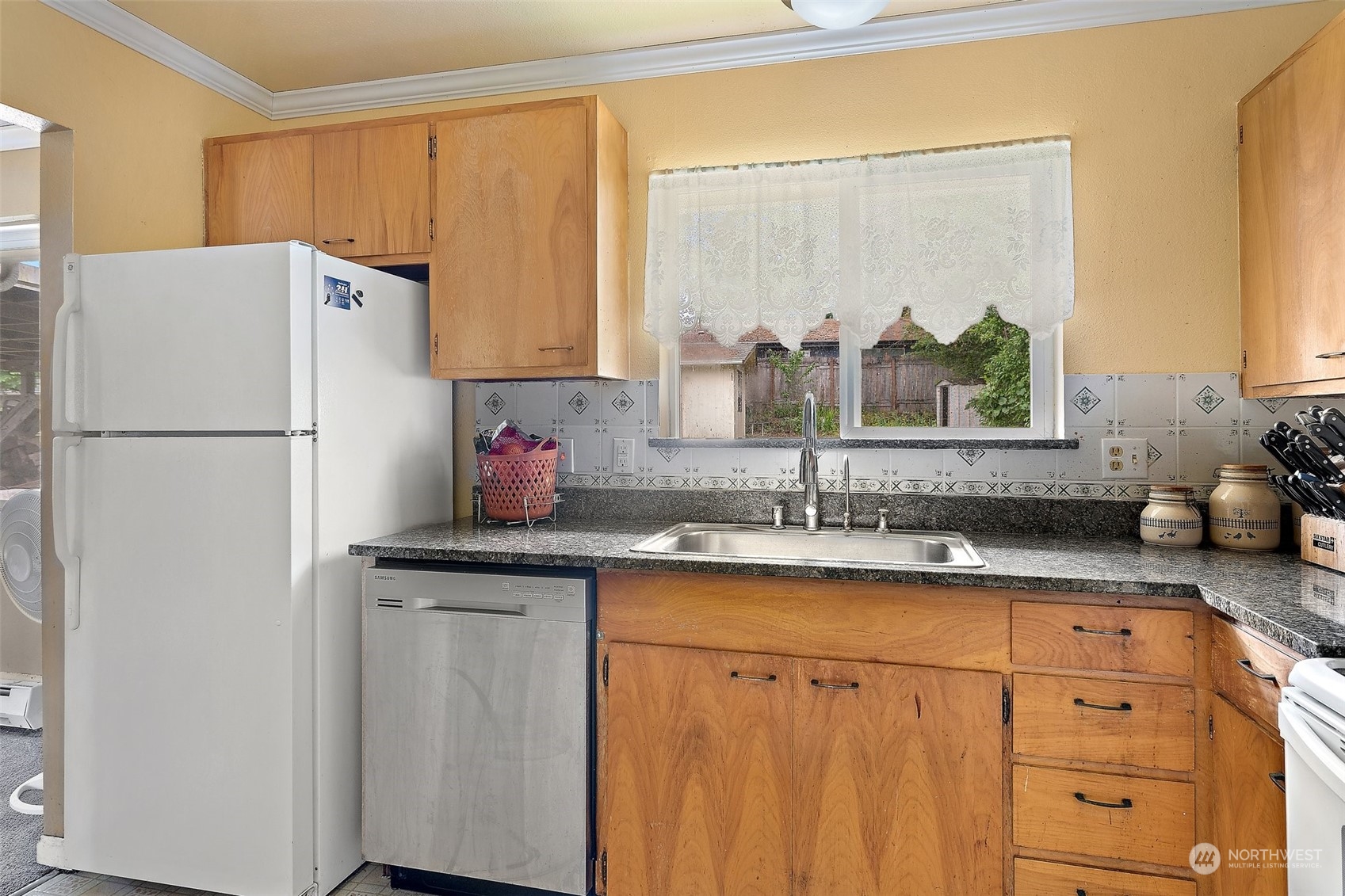 3513 Gillette Avenue