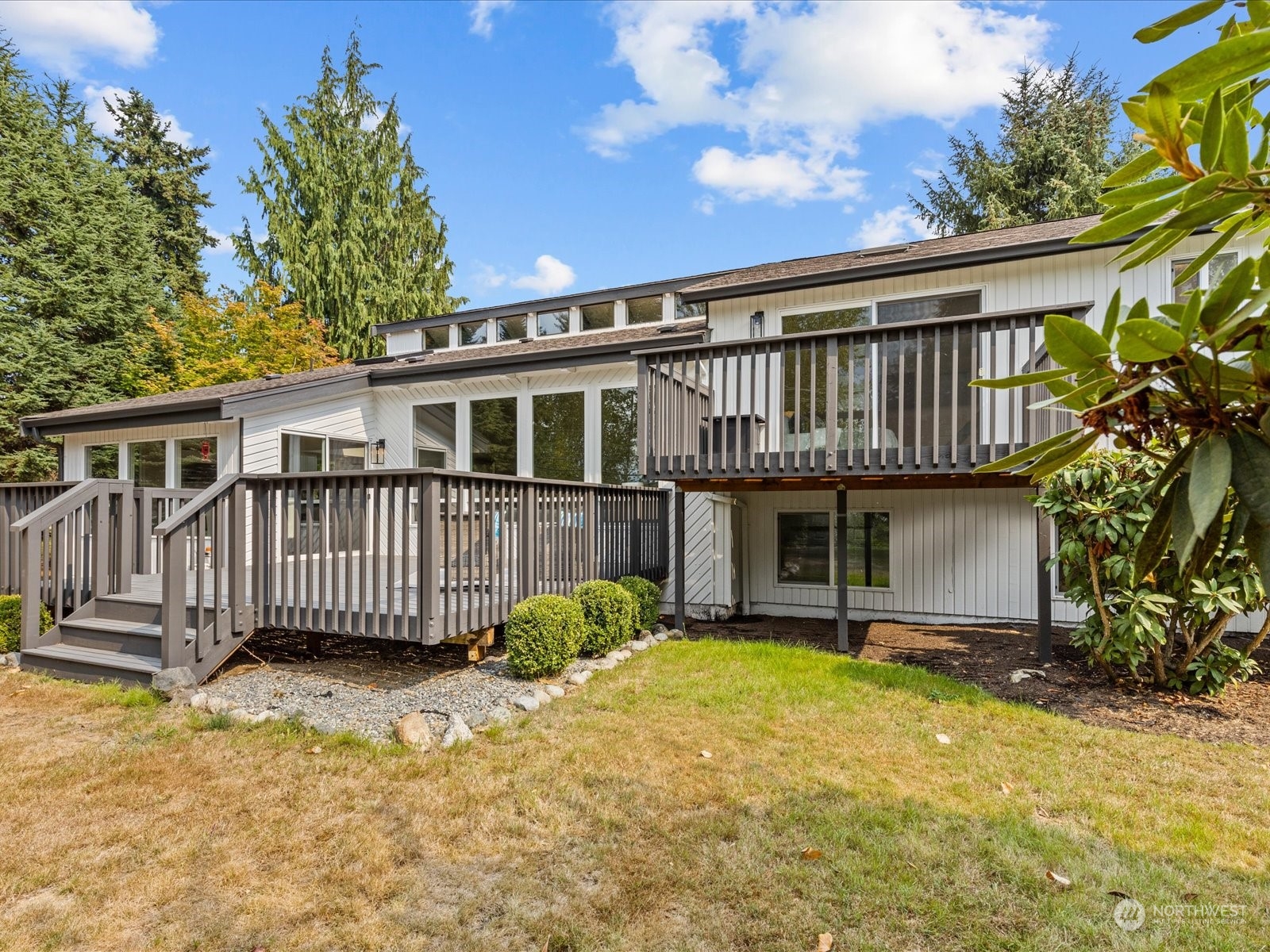 711 E Lakeshore Drive