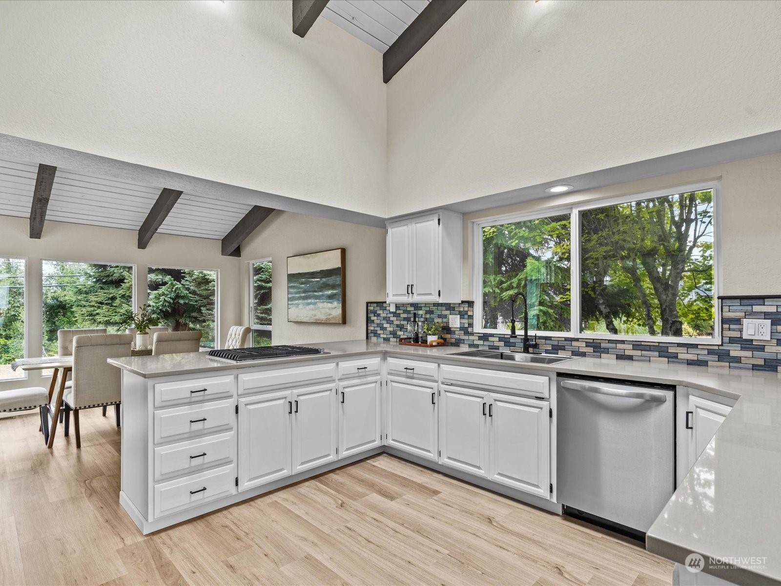 711 E Lakeshore Drive