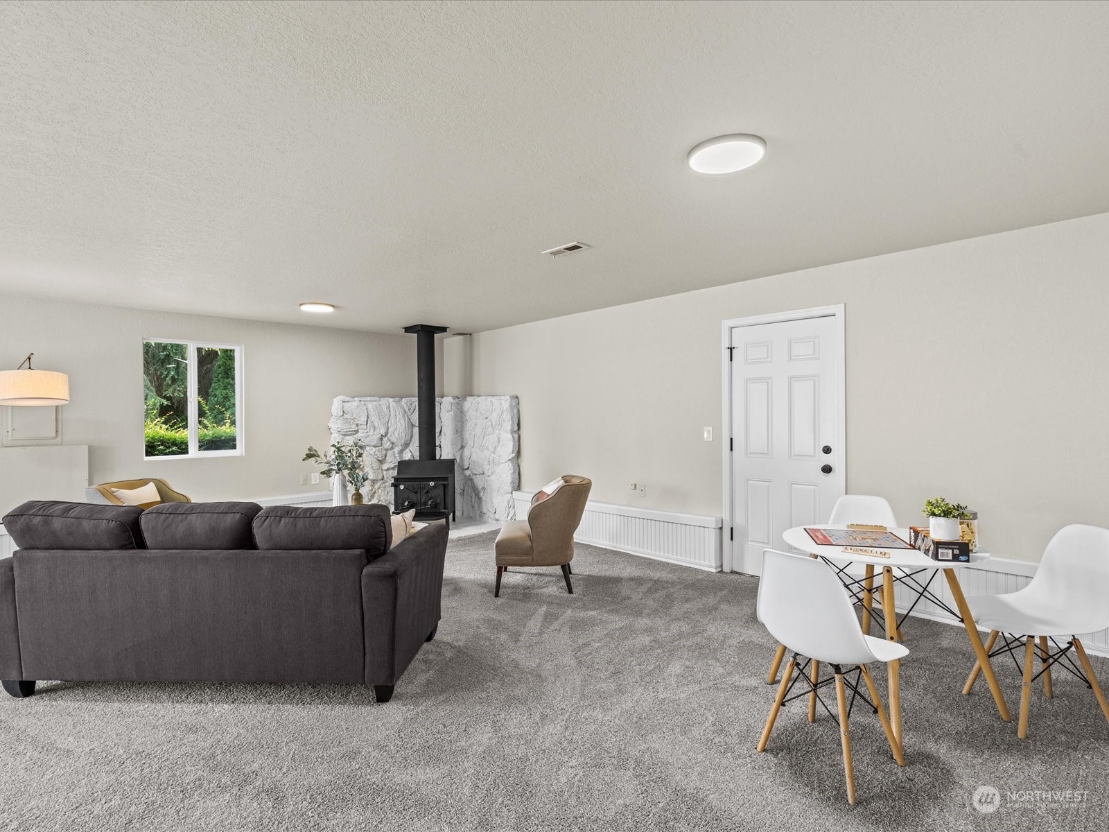 711 E Lakeshore Drive