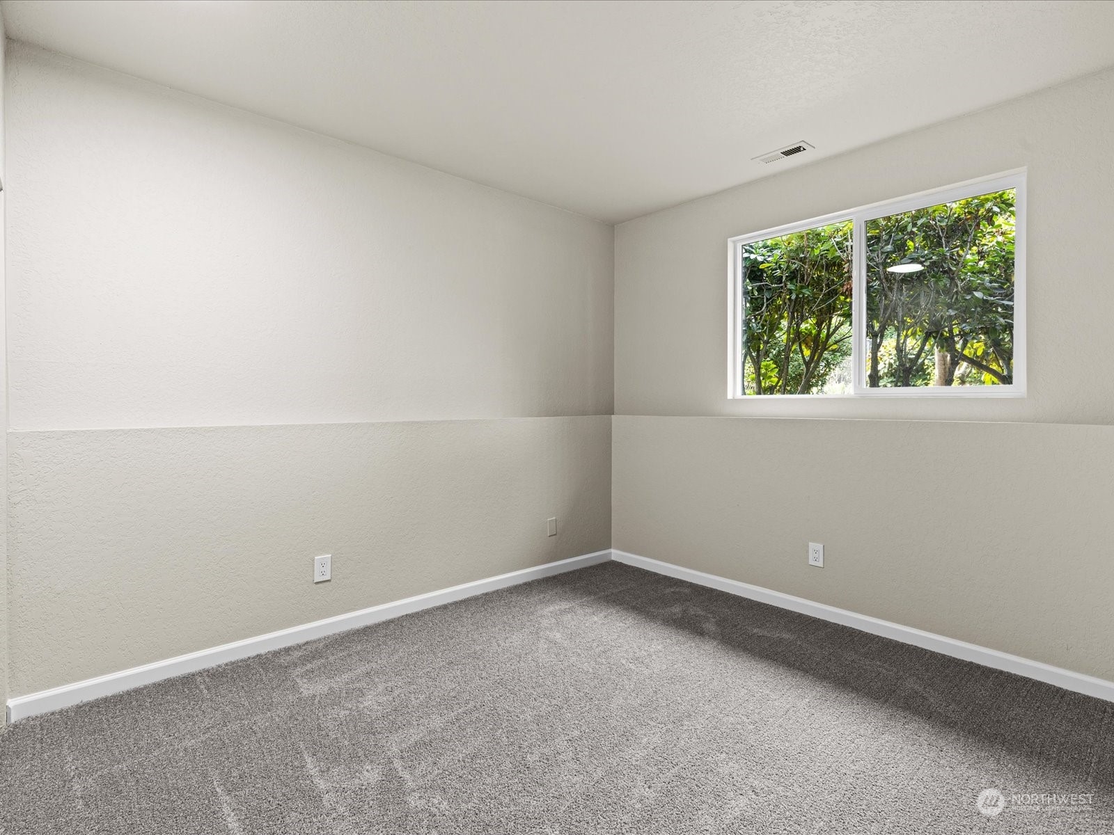 711 E Lakeshore Drive
