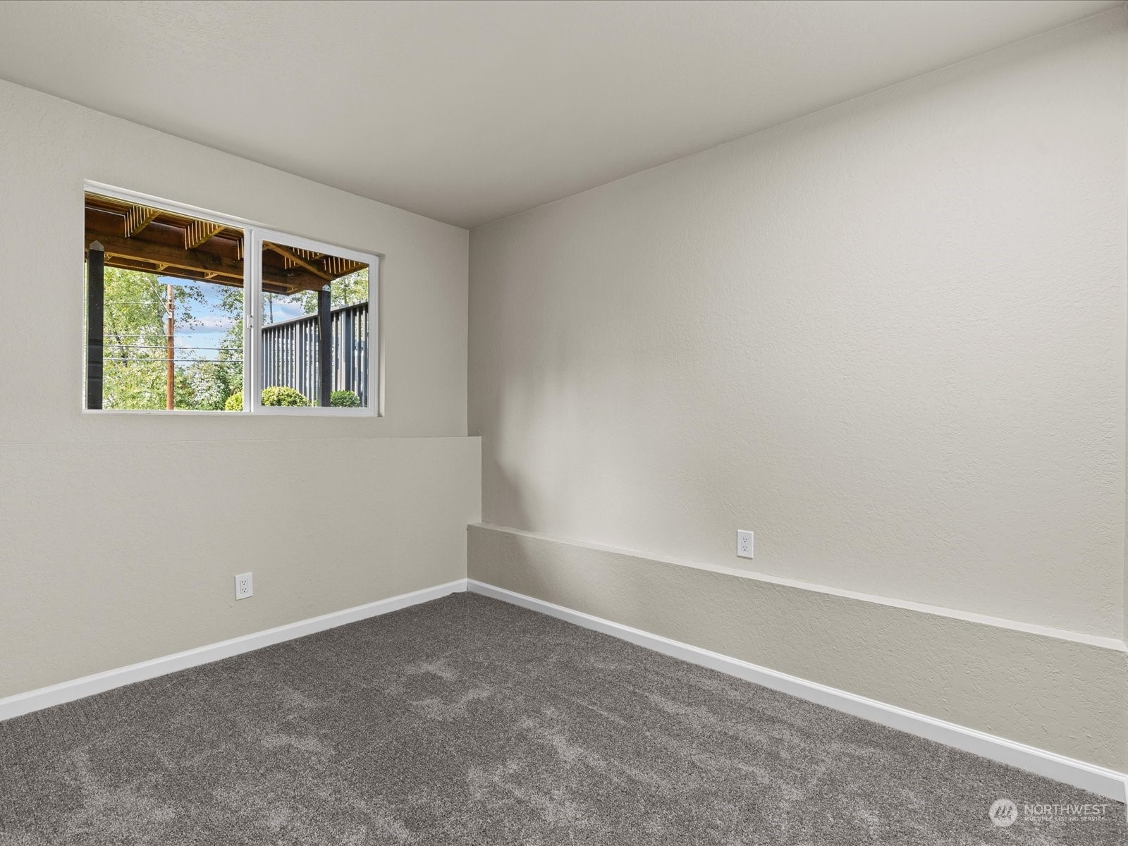 711 E Lakeshore Drive