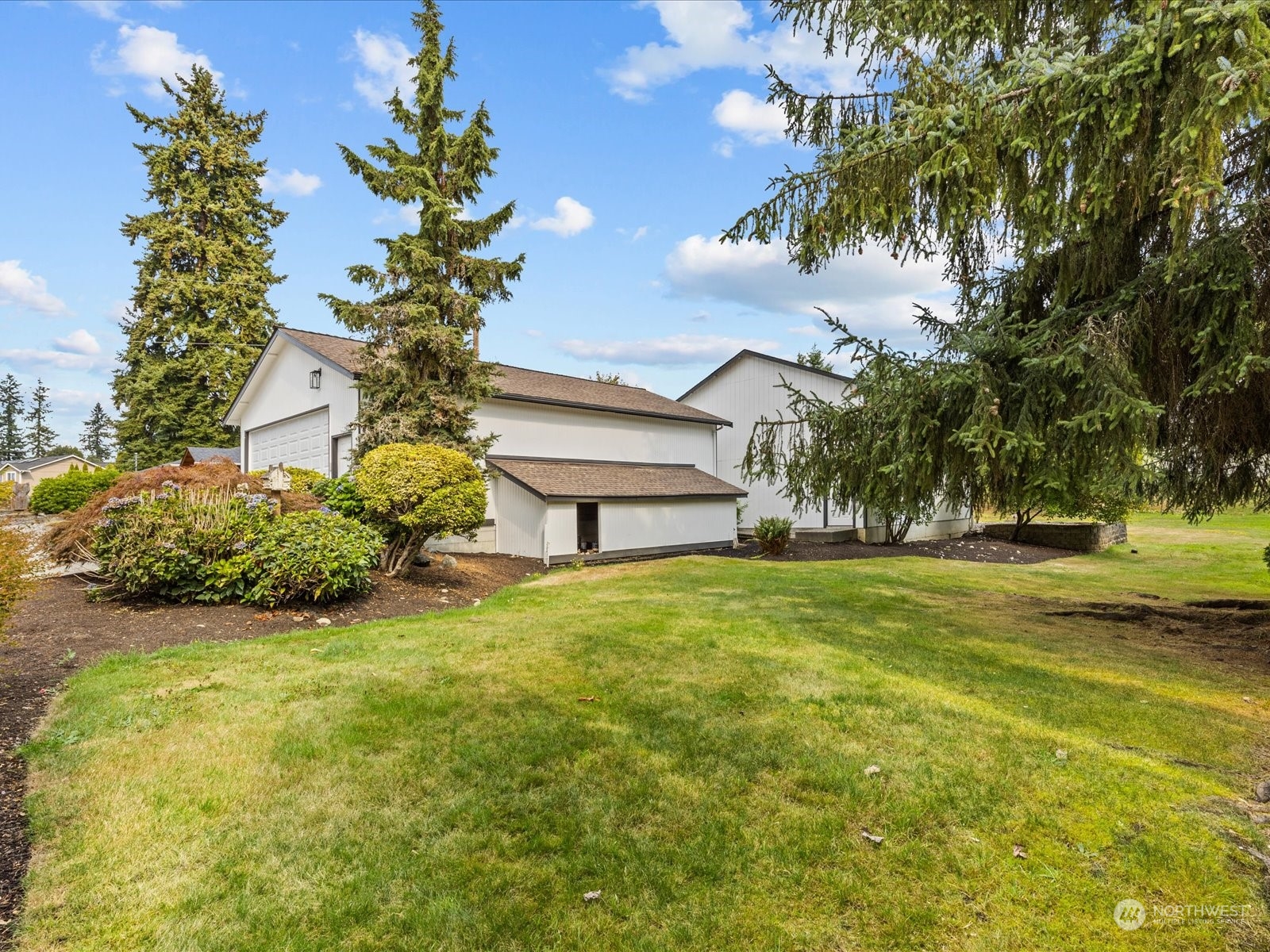 711 E Lakeshore Drive