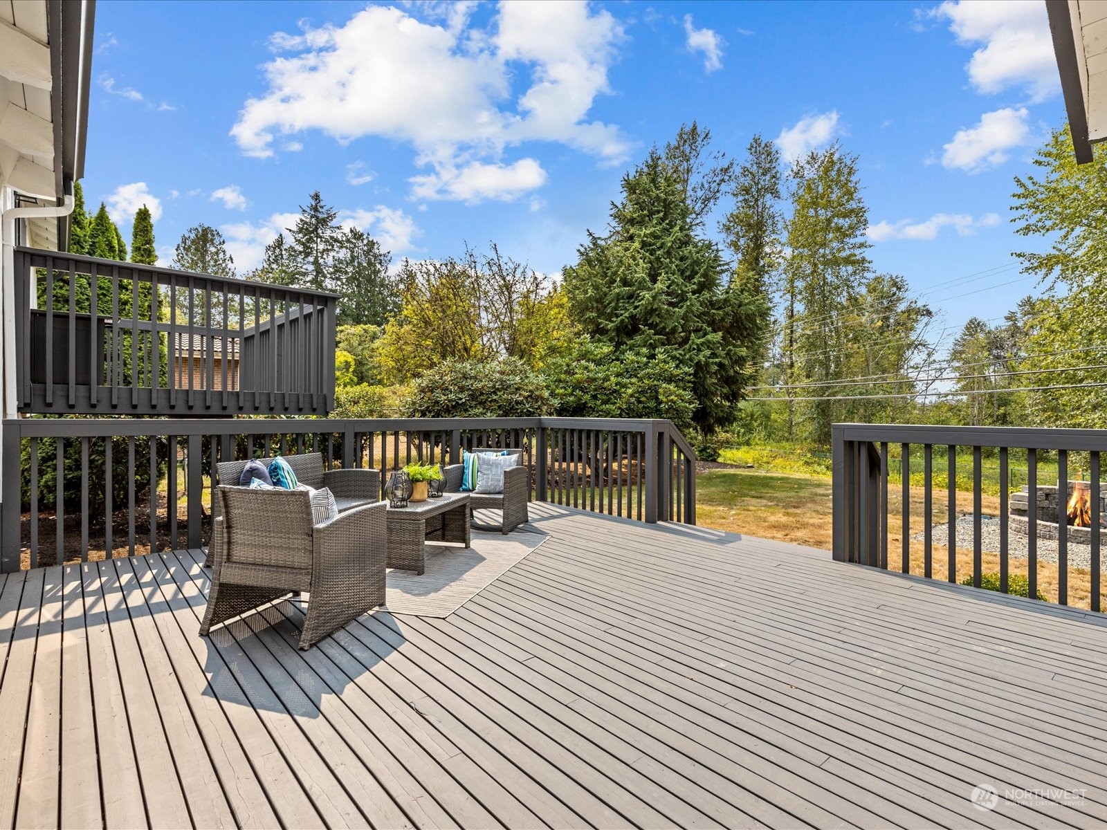 711 E Lakeshore Drive