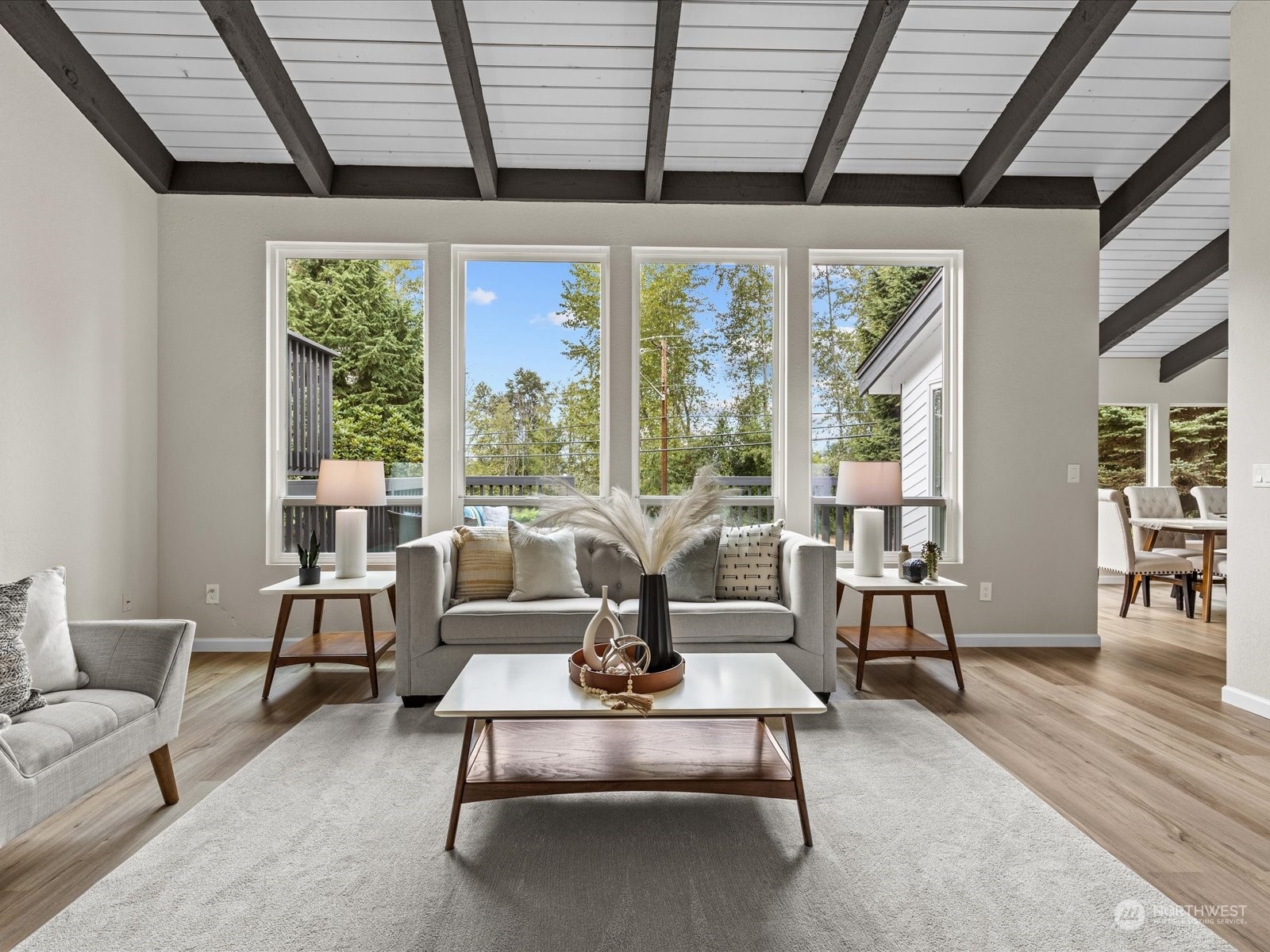 711 E Lakeshore Drive