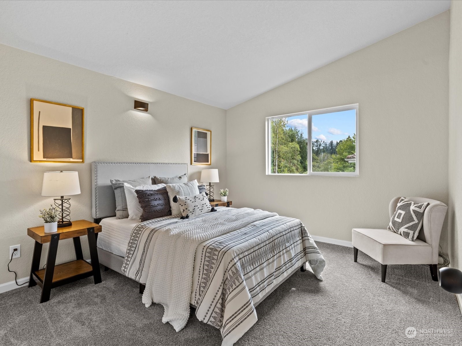 711 E Lakeshore Drive