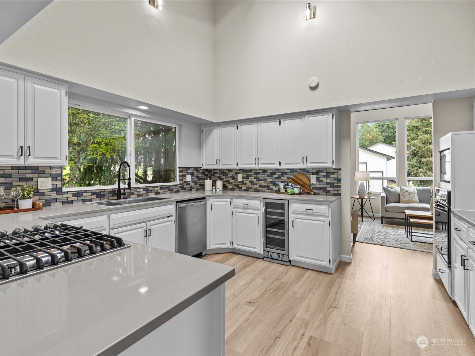 711 E Lakeshore Drive