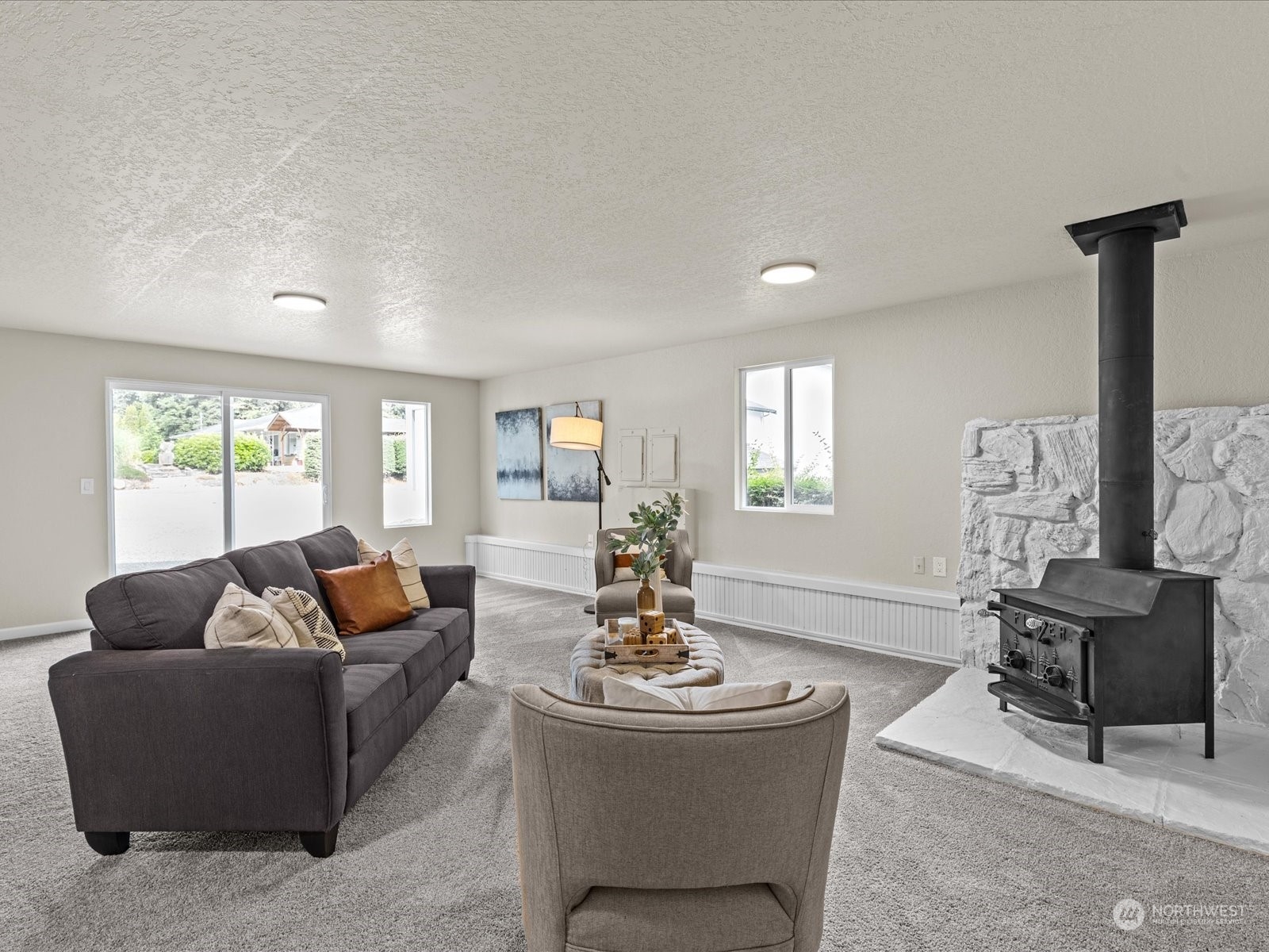 711 E Lakeshore Drive
