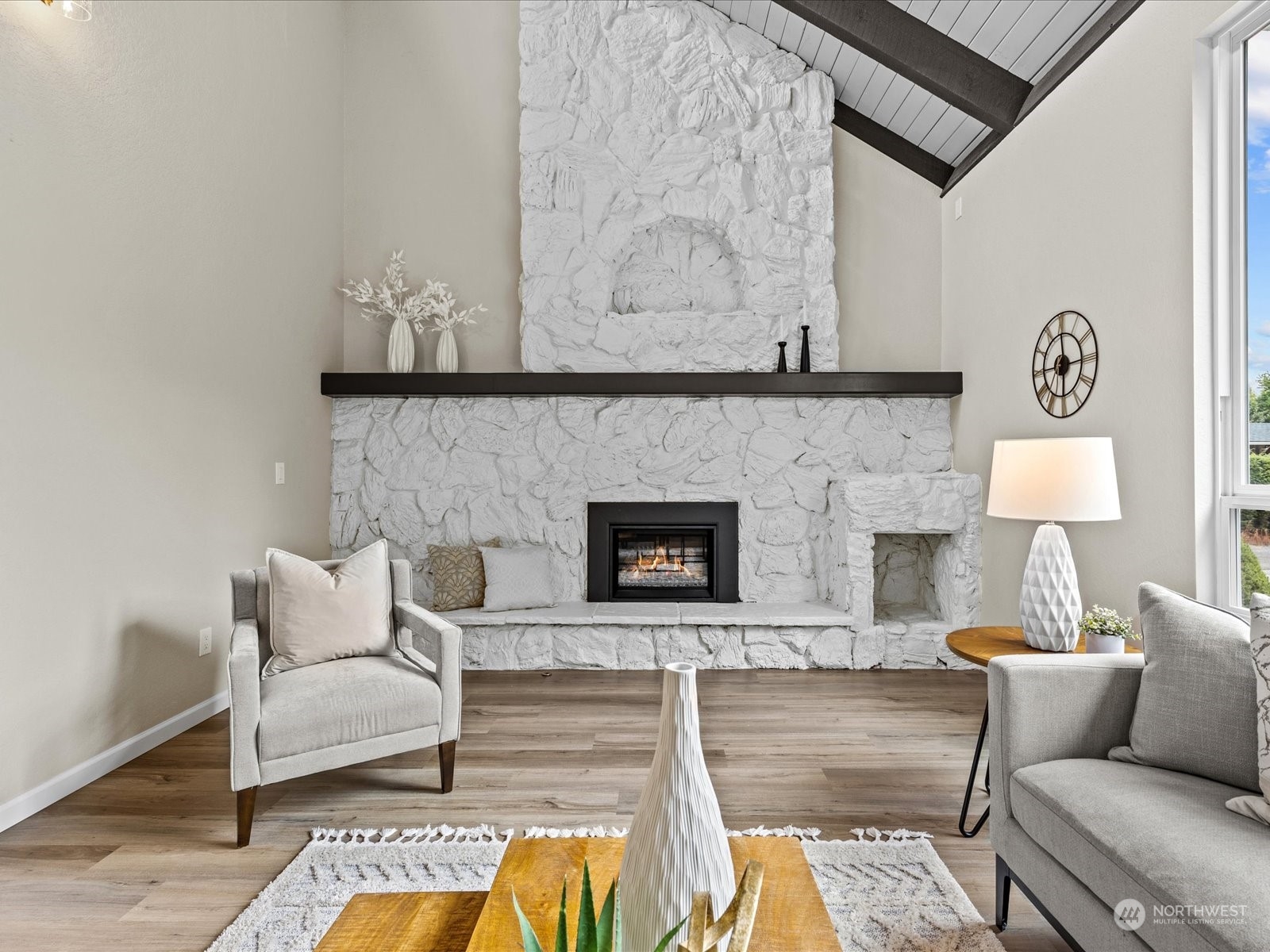 711 E Lakeshore Drive