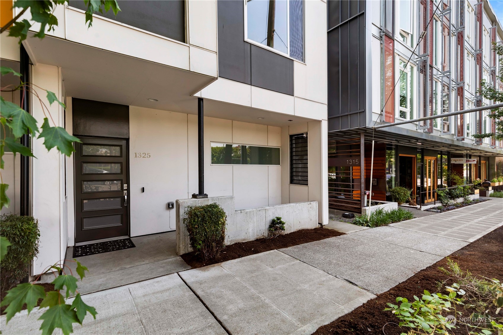 1325 E Jefferson Street