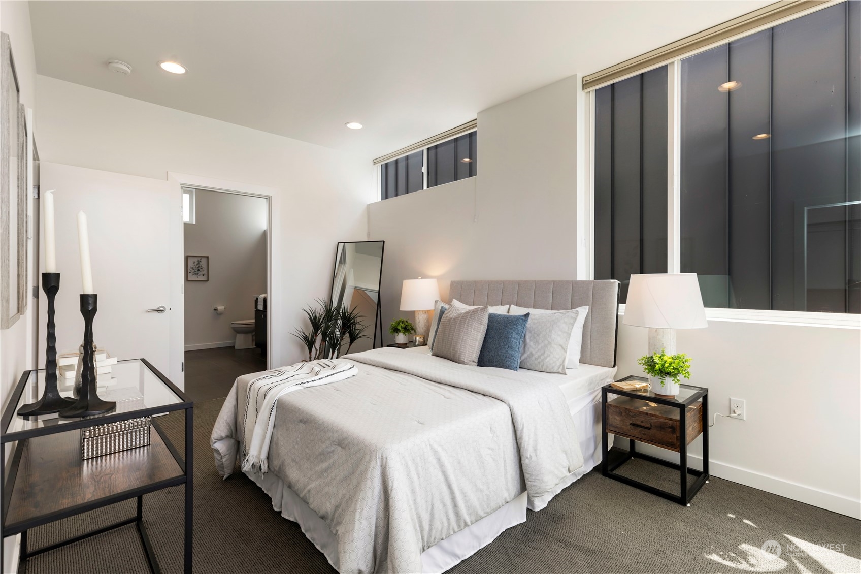 1325 E Jefferson Street