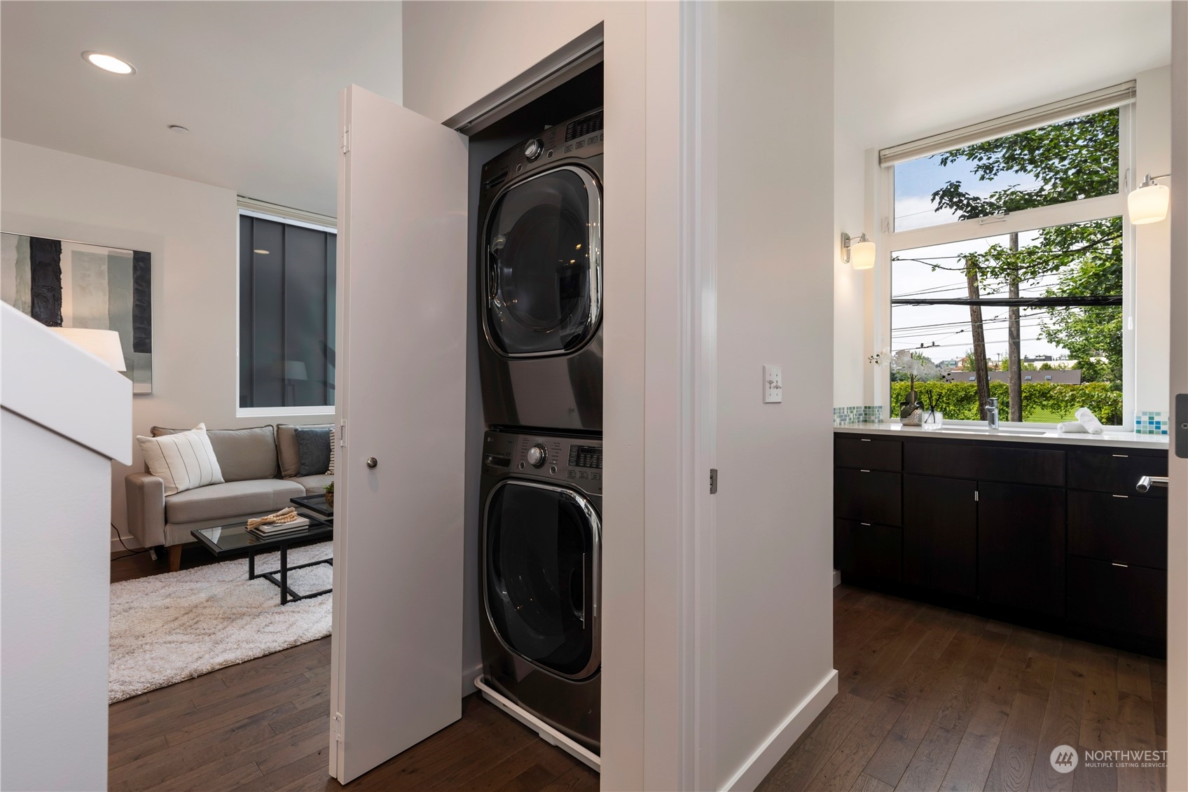 1325 E Jefferson Street