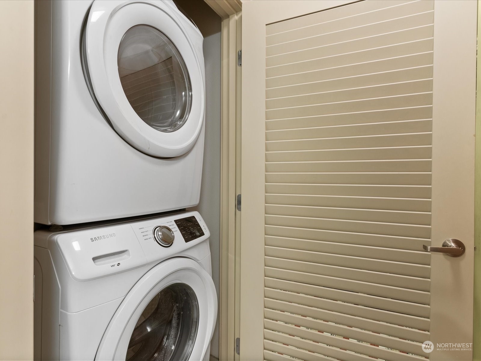 1530 NW Market Street Unit: 305