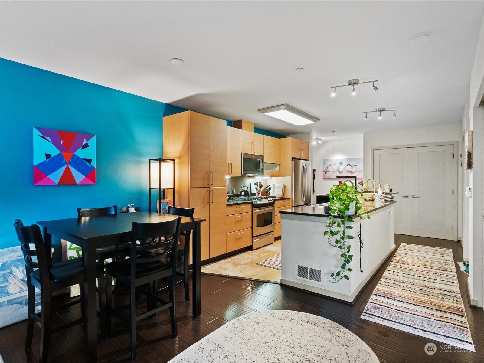 1530 NW Market Street Unit: 305