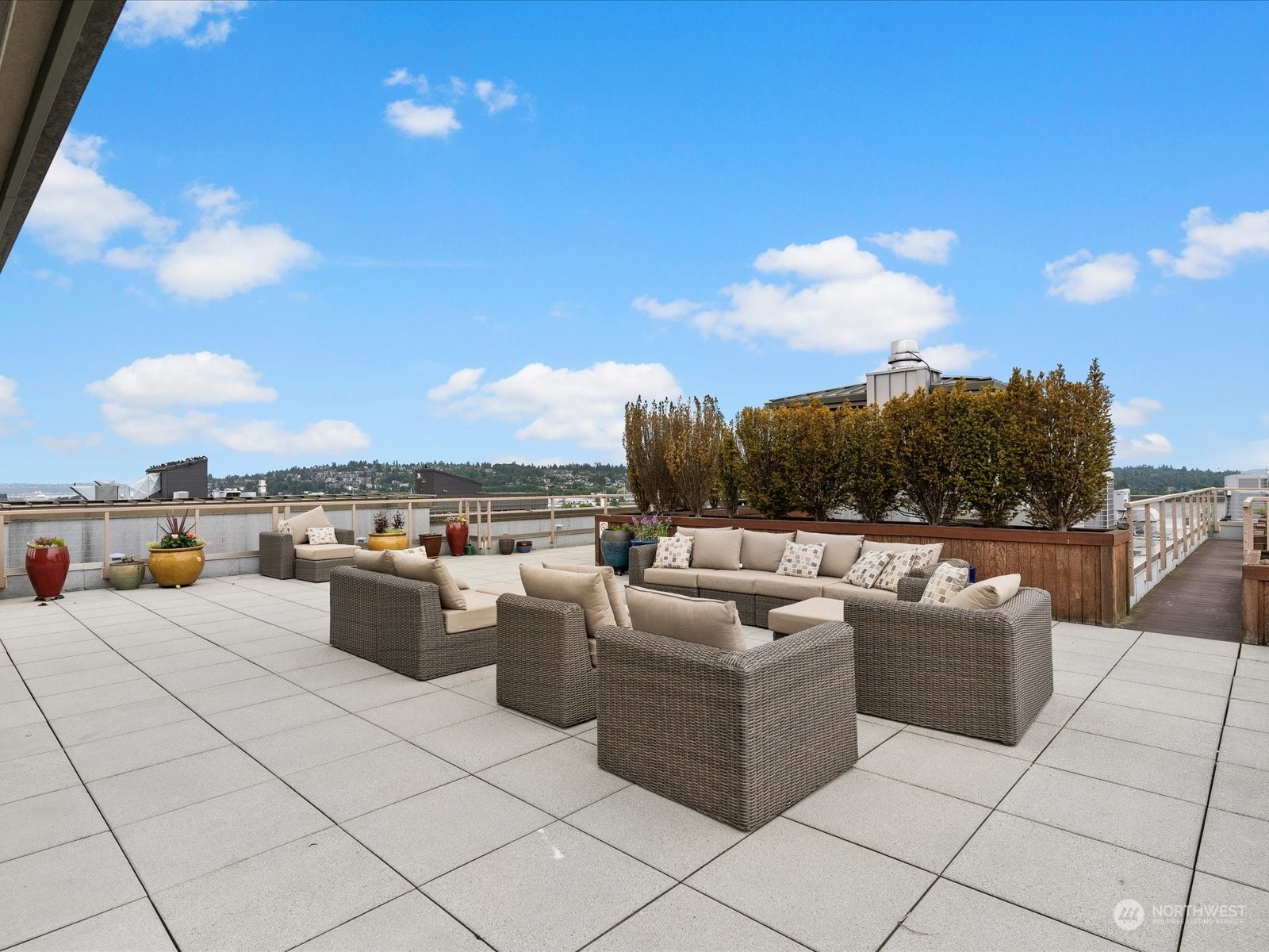 1530 NW Market Street Unit: 305