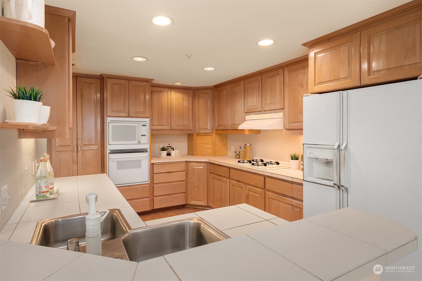 263 4th Avenue S #301