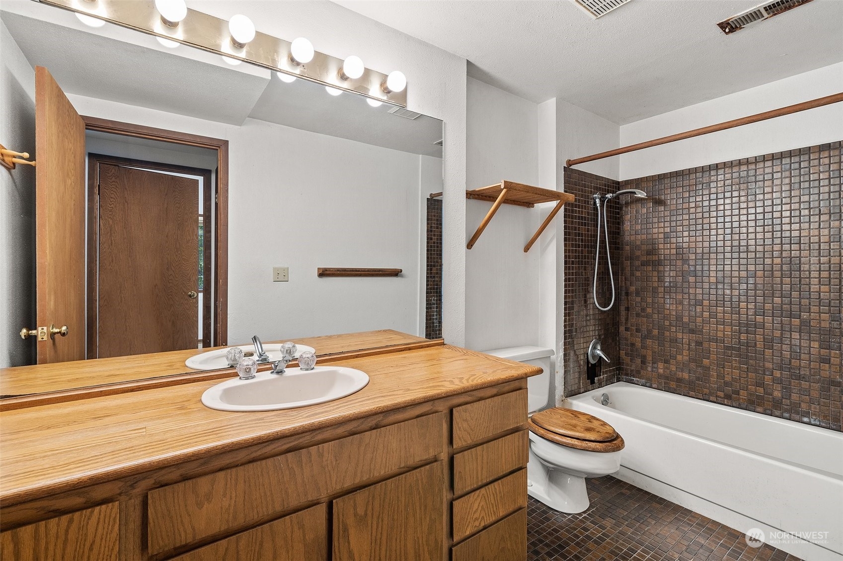 31 Mt Pilchuck Avenue NW