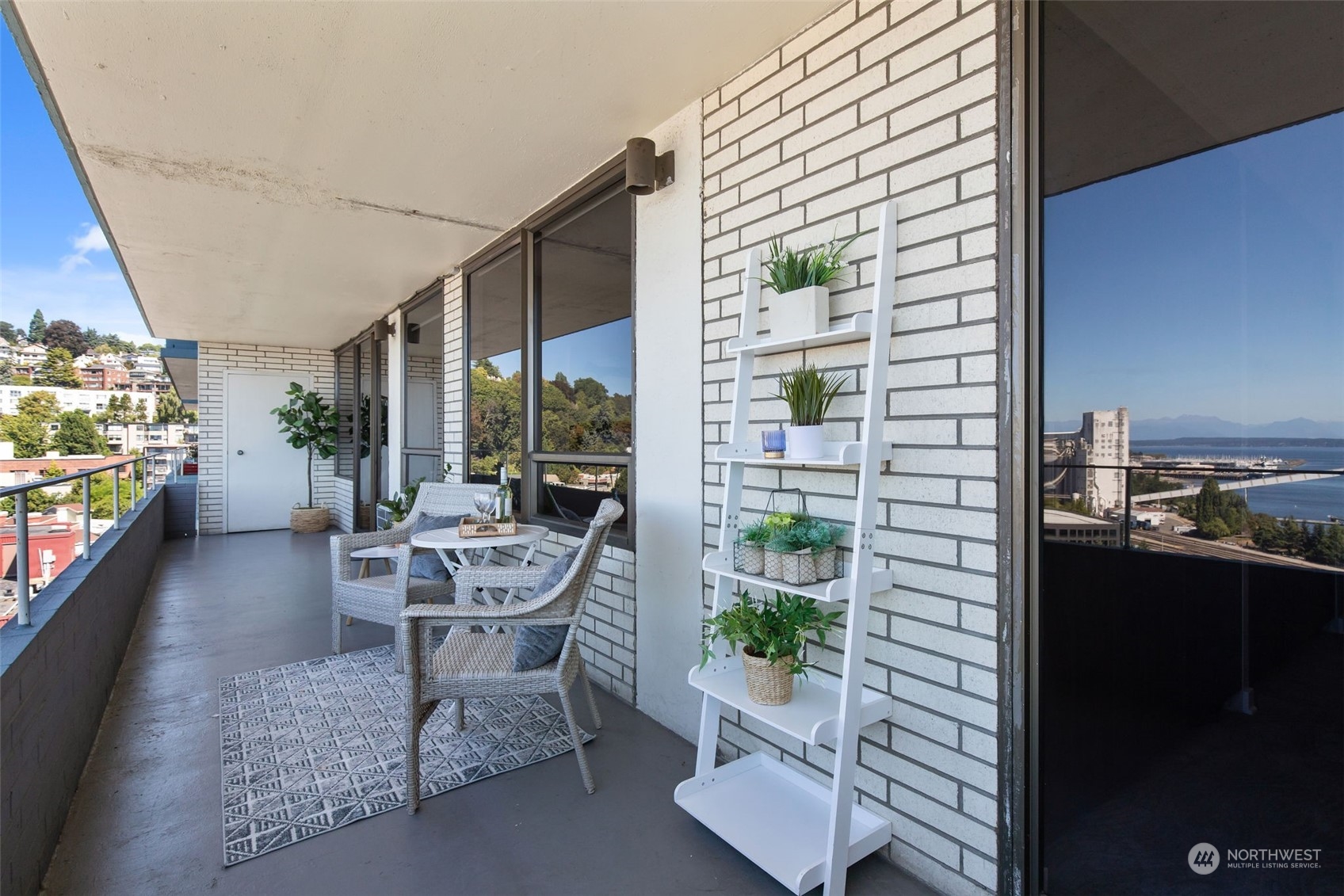 521 5th Avenue W #903