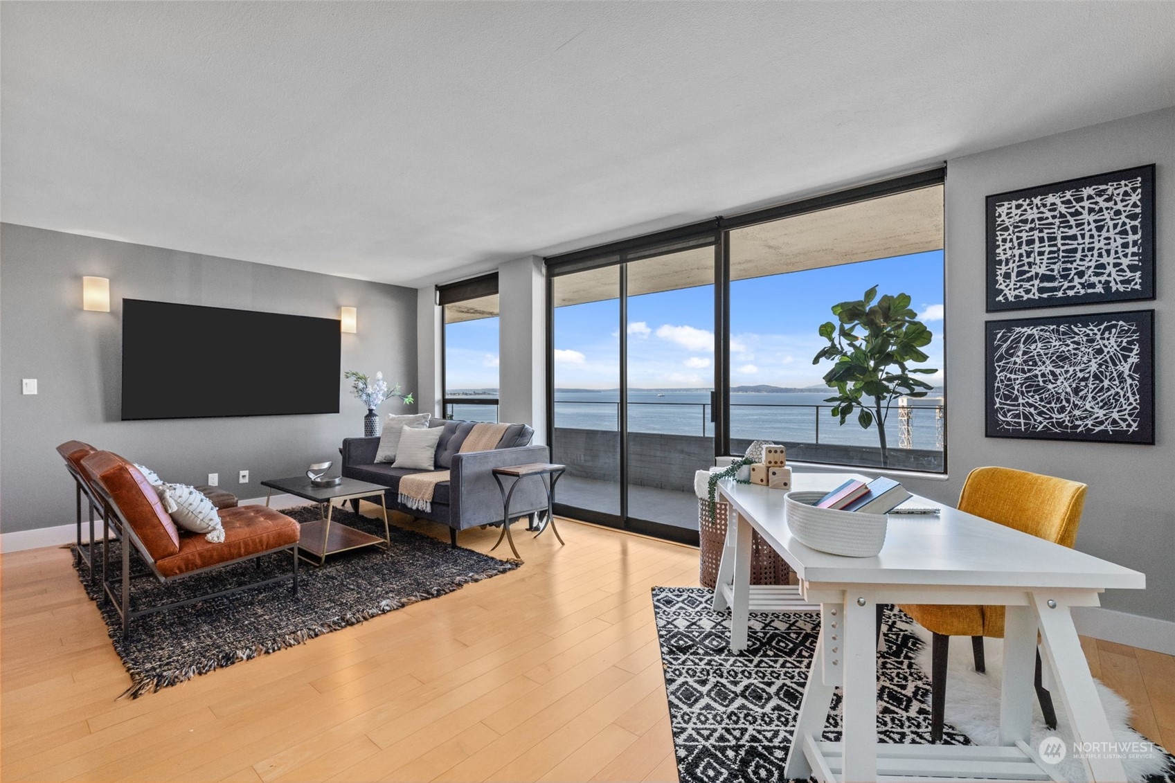 521 5th Avenue W #903