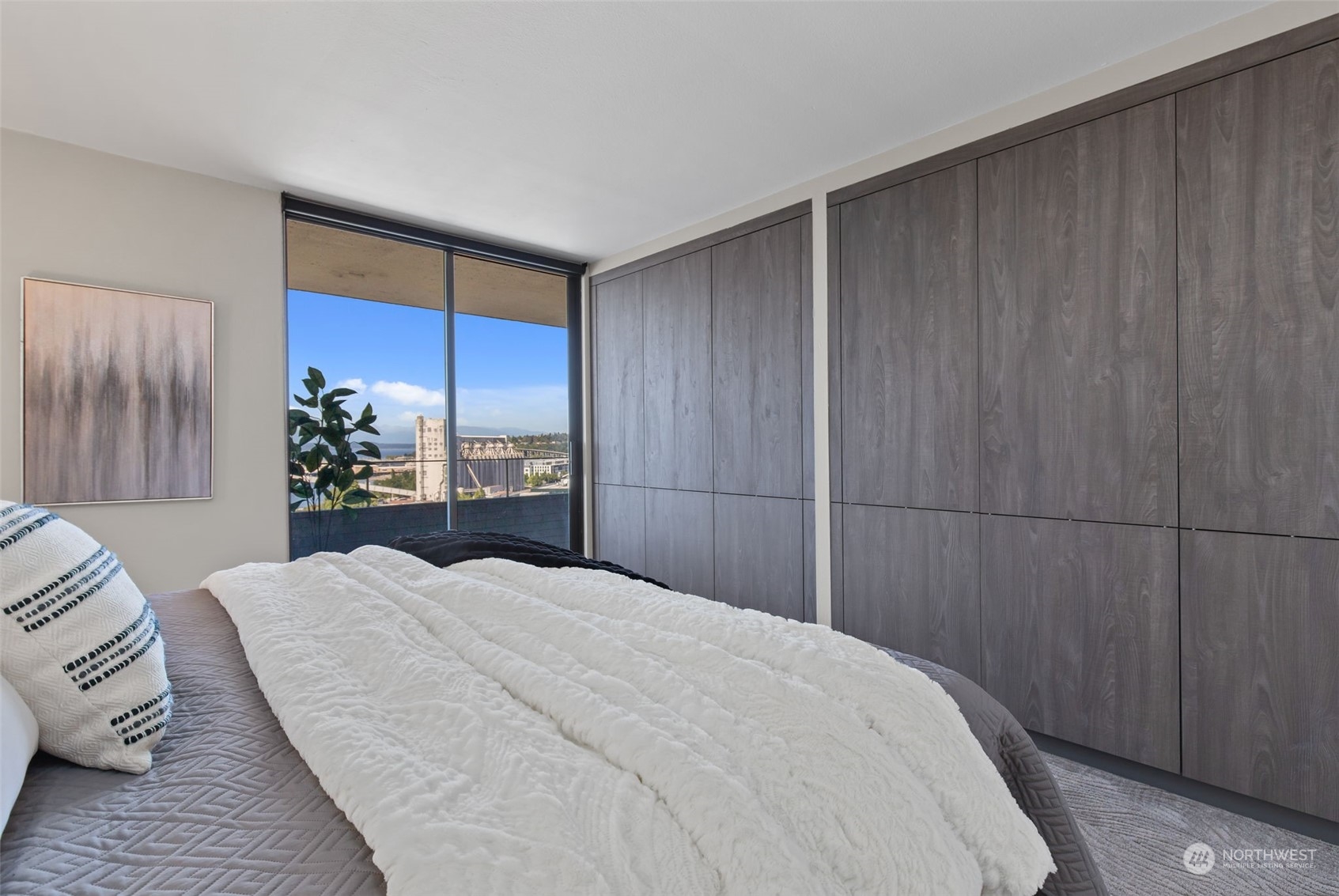 521 5th Avenue W #903