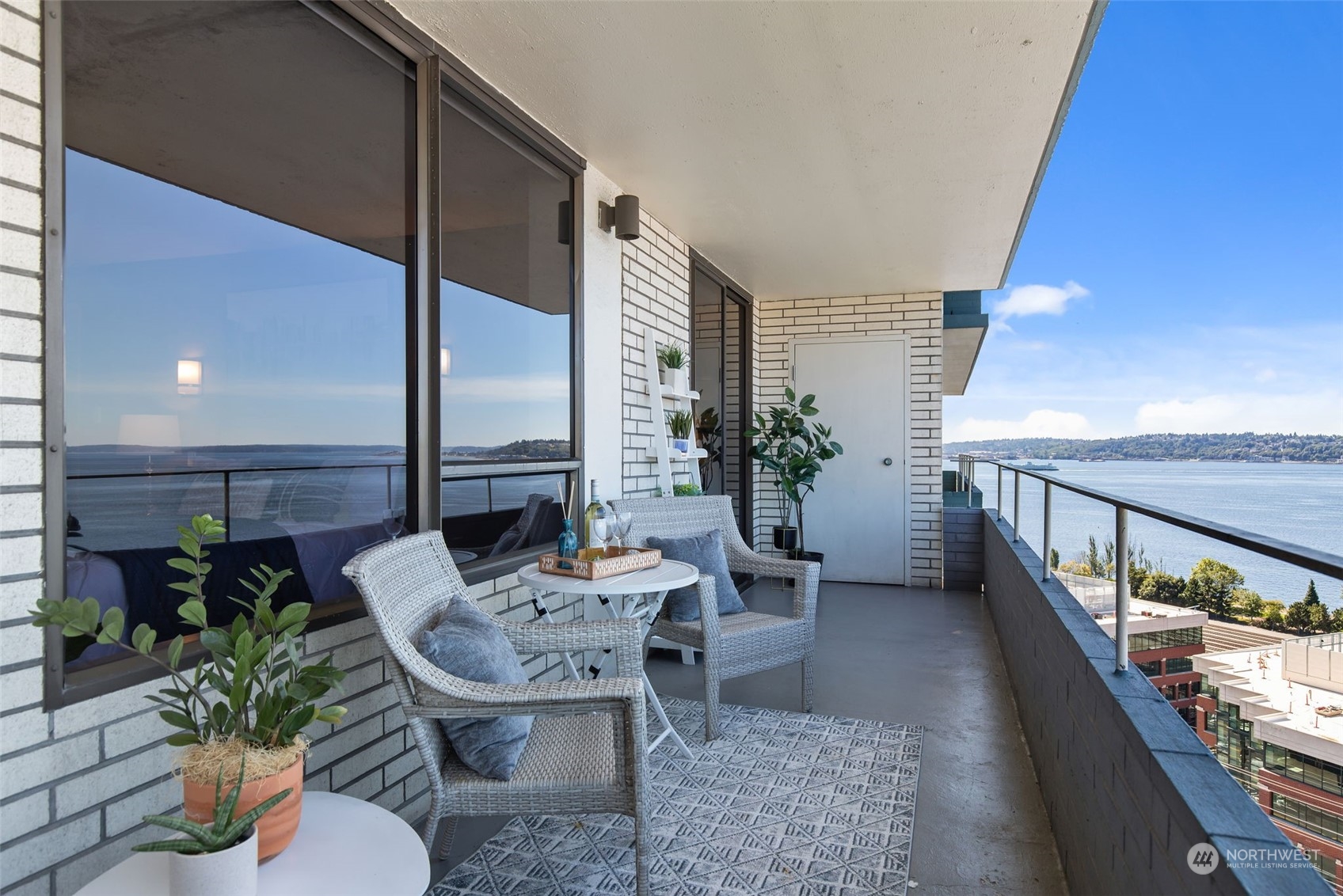 521 5th Avenue W #903