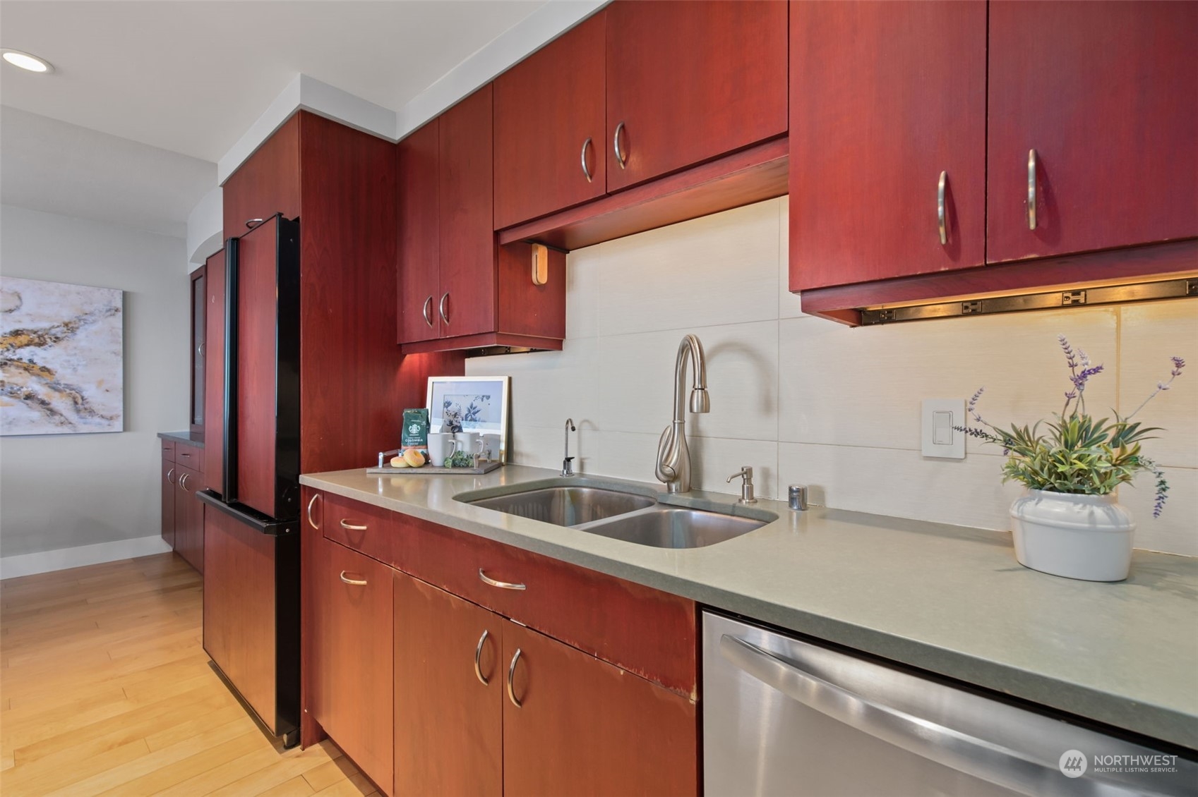 521 5th Avenue W #903