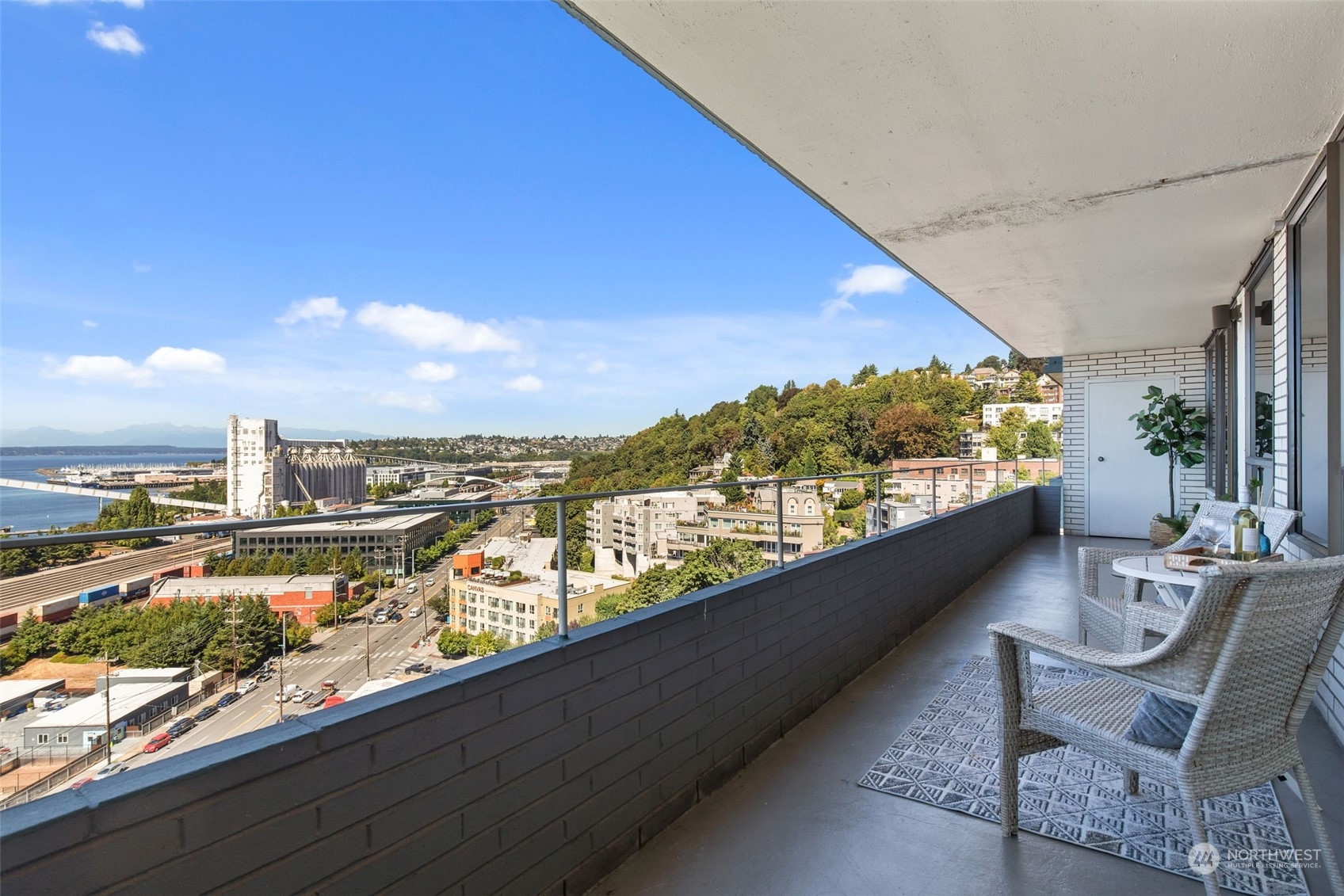 521 5th Avenue W #903