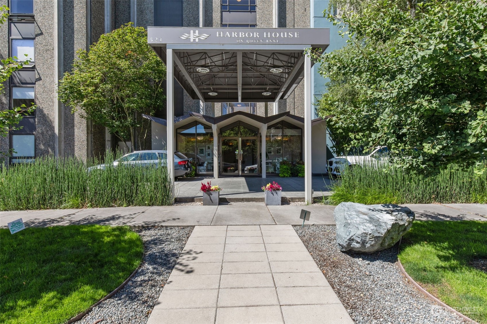 521 5th Avenue W #903