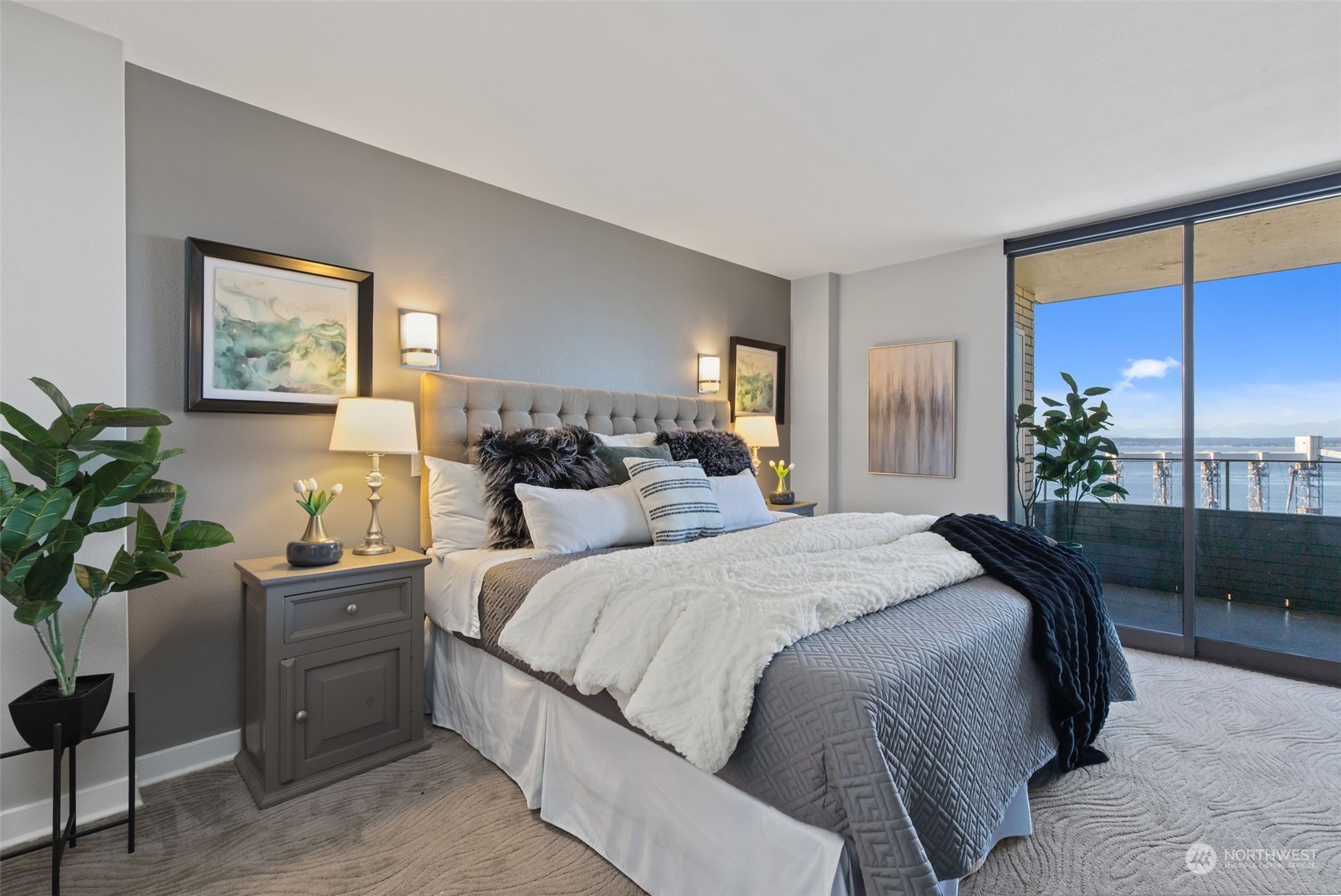 521 5th Avenue W #903