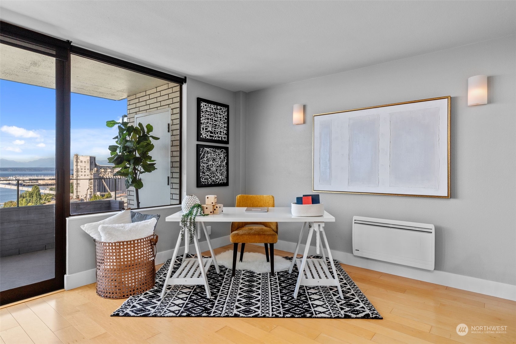 521 5th Avenue W #903