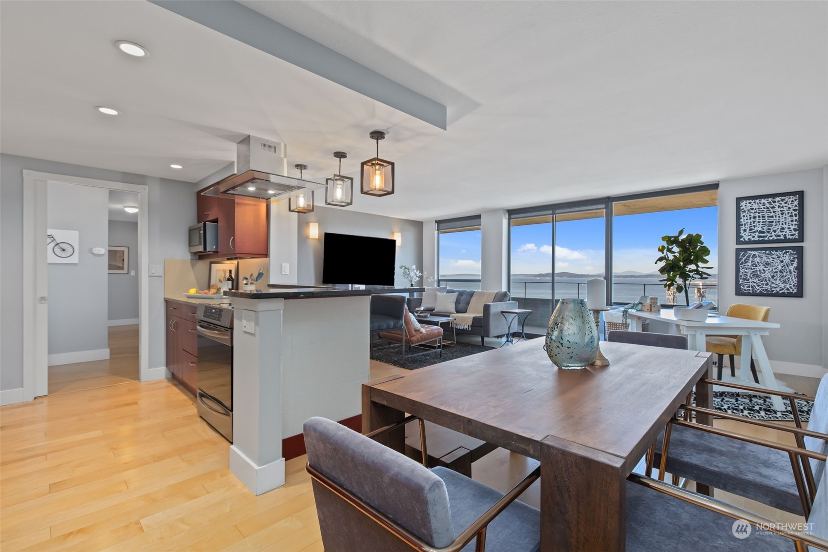 521 5th Avenue W #903