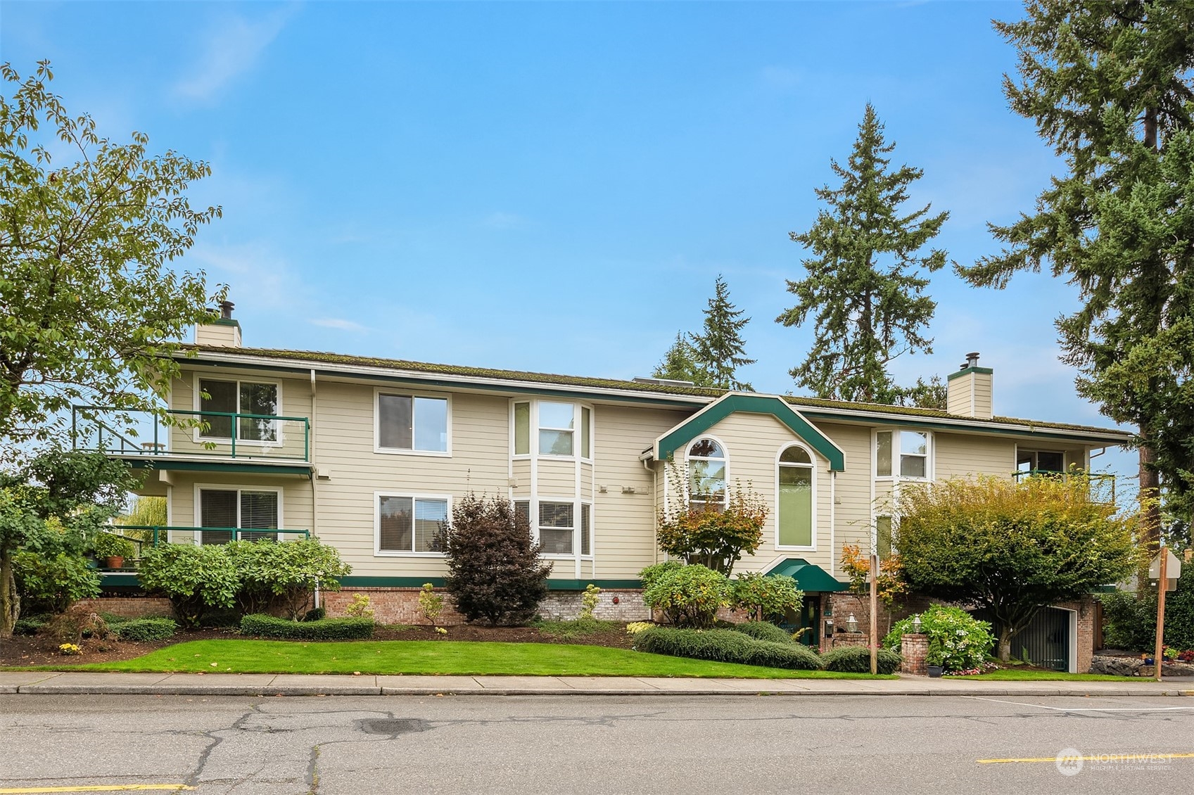 609 7th Avenue N Unit: B-305