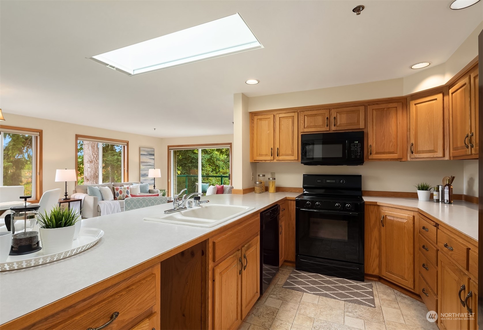 609 7th Avenue N Unit: B-305