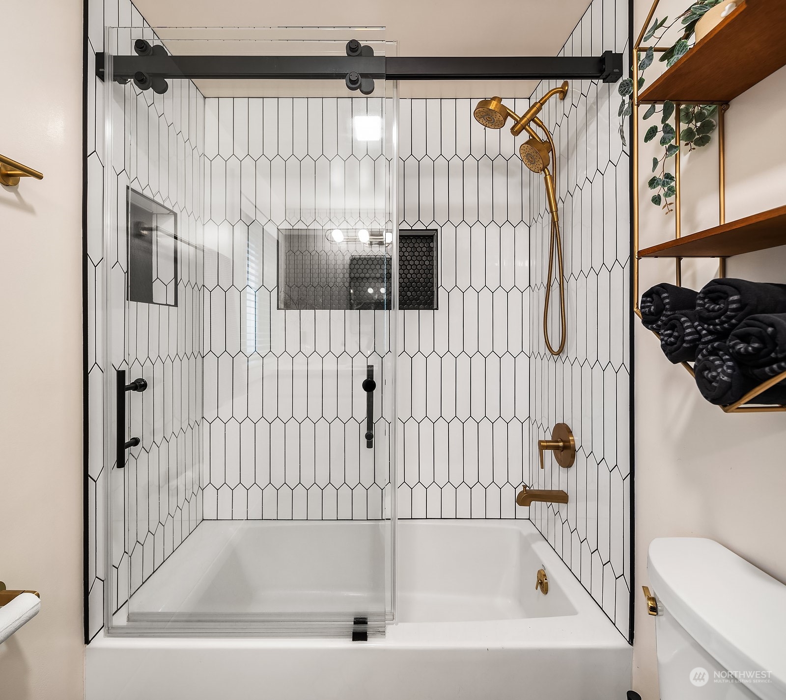 7563 124th Avenue NE