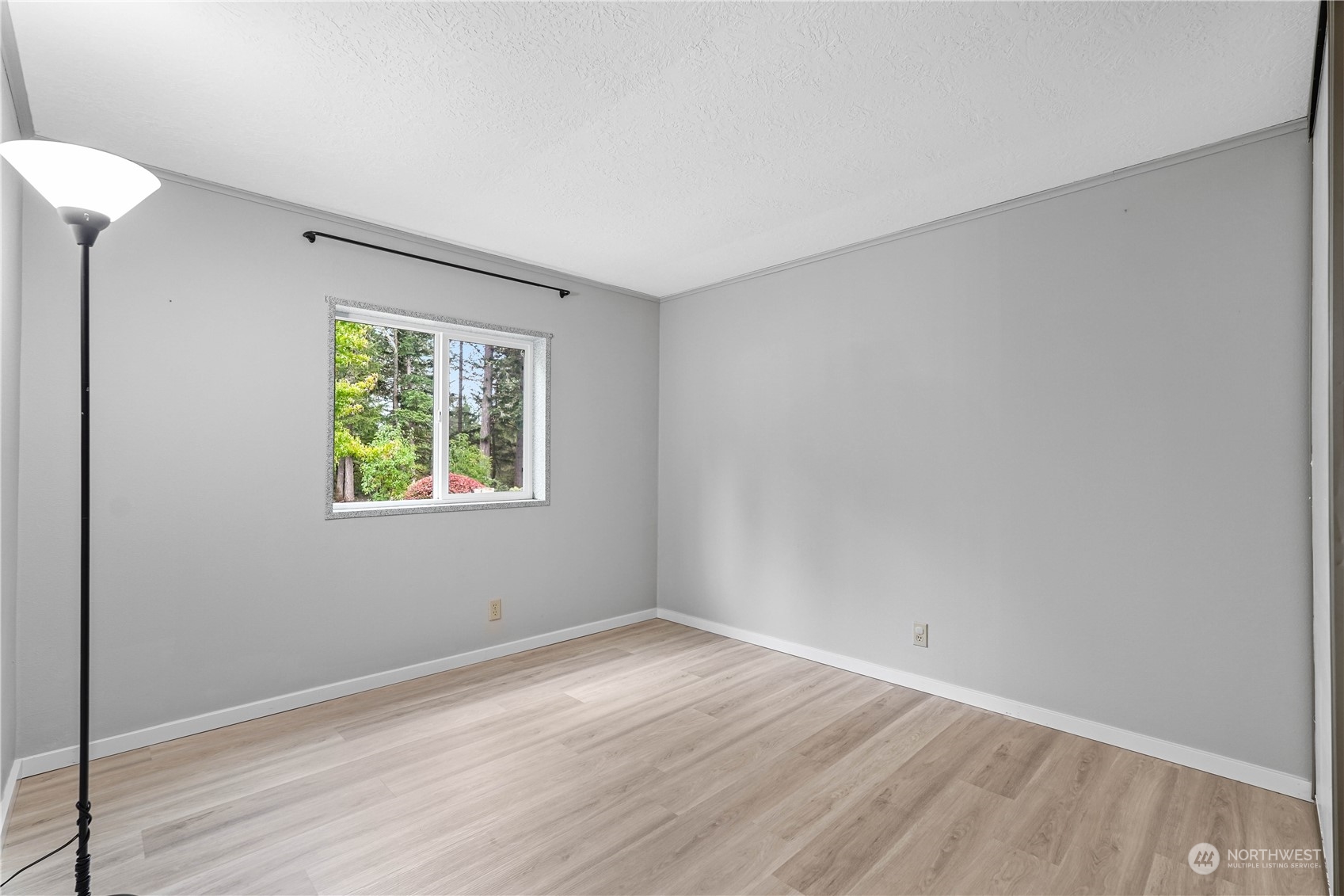 5910 176th Avenue NW