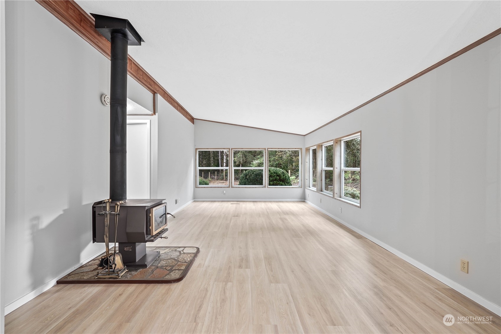 5910 176th Avenue NW