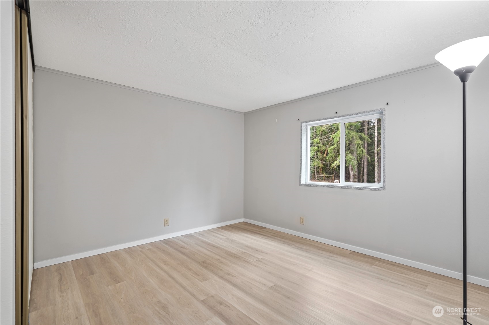 5910 176th Avenue NW