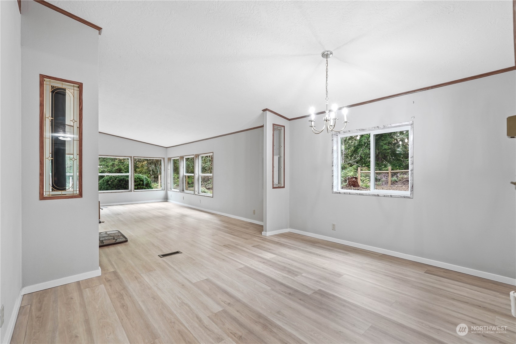 5910 176th Avenue NW