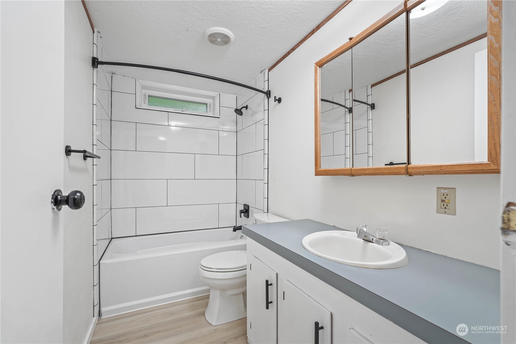 5910 176th Avenue NW