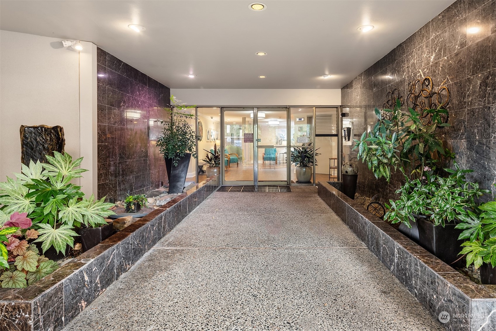 550 Elm Way Unit: 409