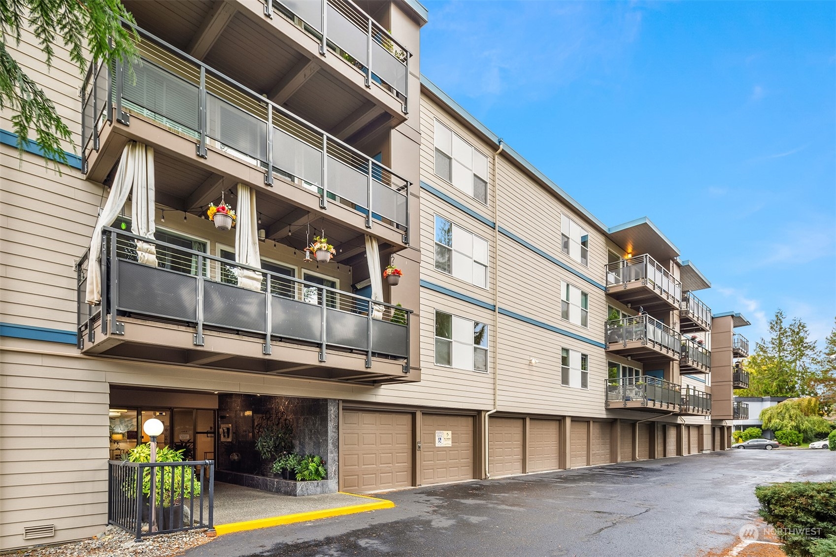 550 Elm Way Unit: 409